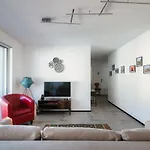 Casa Leini By Quokka 360 - Two-bedroom 3 Minutes From Lido Di *