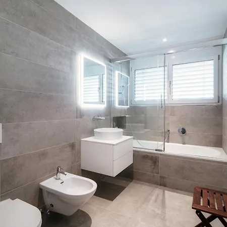 Casa Leini By Quokka 360 - Two-bedroom 3 Minutes From Lido Di Διαμέρισμα