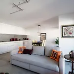 Апартаменты Casa Leini By Quokka 360 - Two-bedroom 3 Minutes From Lido Di Локарно