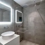 Casa Leini By Quokka 360 - Two-bedroom 3 Minutes From Lido Di