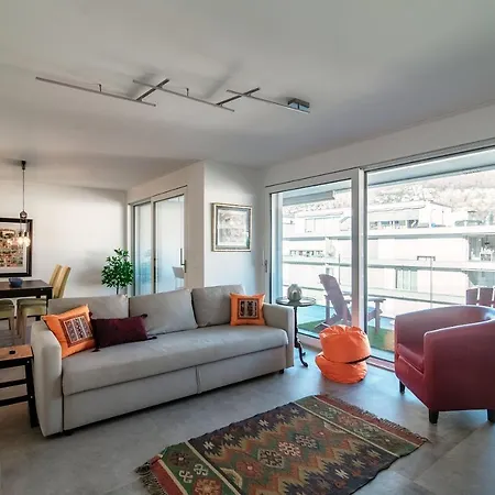 Апартаменты Casa Leini By Quokka 360 - Two-bedroom 3 Minutes From Lido Di Локарно