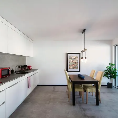 Casa Leini By Quokka 360 - Two-bedroom 3 Minutes From Lido Di Appartement Locarno